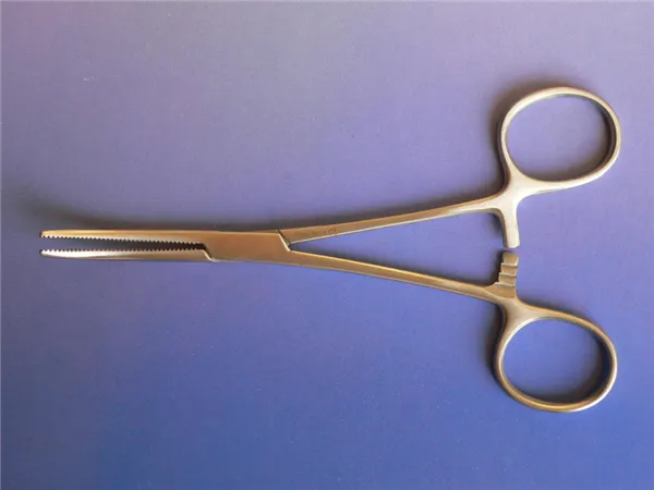 Svorka anat. zahn. 14 cm