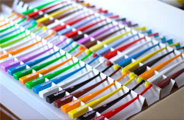 Zubní kartáček Splash Brush 150 červený 3004