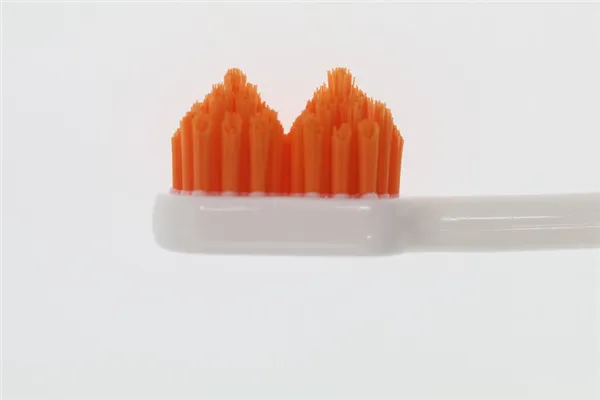 Zubní kartáček Splash Brush 150 bílý 2