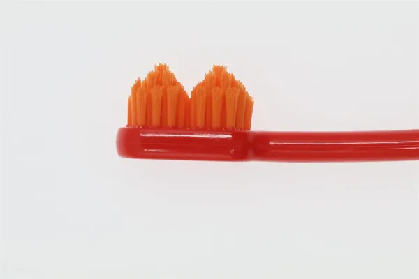 Zubní kartáček Splash Brush 150 červený 2