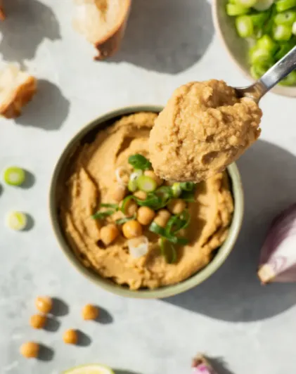 Vilgain Hummus ⁠–⁠ cizrnová pomazánka s olivovým olejem a tahini 140g