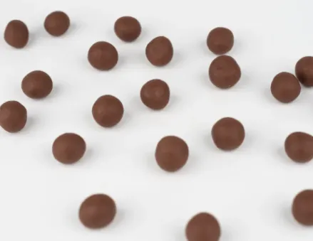 Vilgain Rice Chocoballs BIO ⁠–⁠ mléčná čokoláda 50g